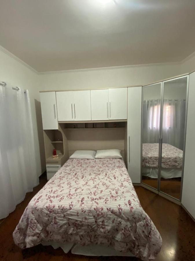 Hostel Gru Economico Com Quartos Individuais E Translado กัวรูยุส ภายนอก รูปภาพ
