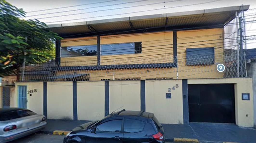Hostel Gru Economico Com Quartos Individuais E Translado กัวรูยุส ภายนอก รูปภาพ