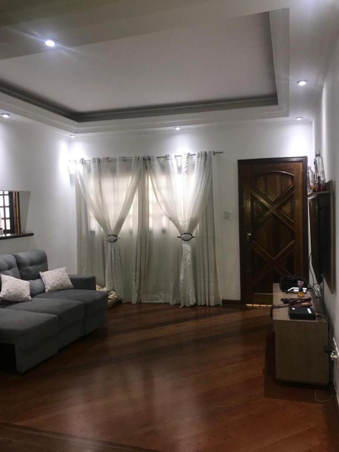 Hostel Gru Economico Com Quartos Individuais E Translado กัวรูยุส ภายนอก รูปภาพ